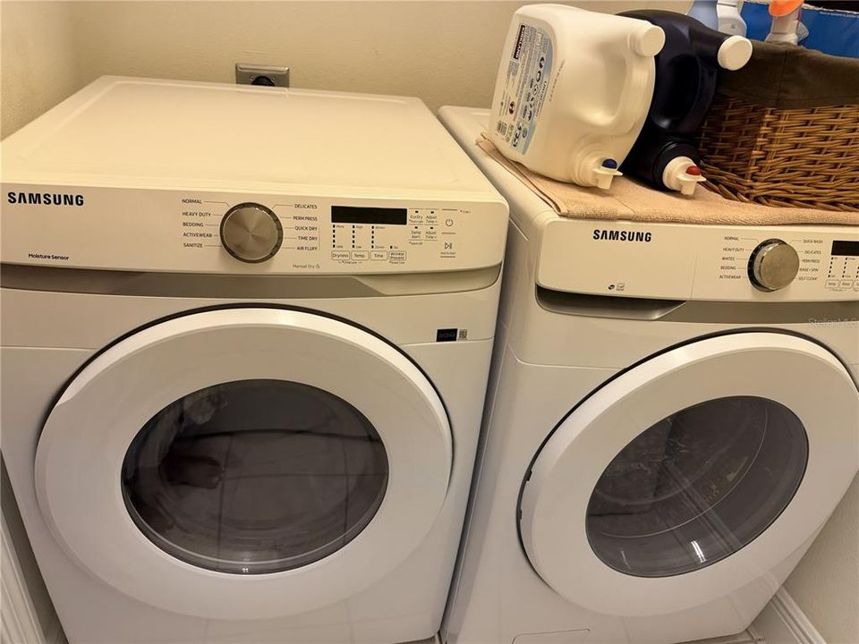 For Rent: $2,200 (2 beds, 2 baths, 1265 Square Feet)