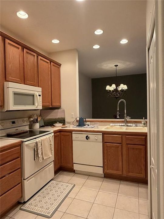 For Rent: $2,200 (2 beds, 2 baths, 1265 Square Feet)