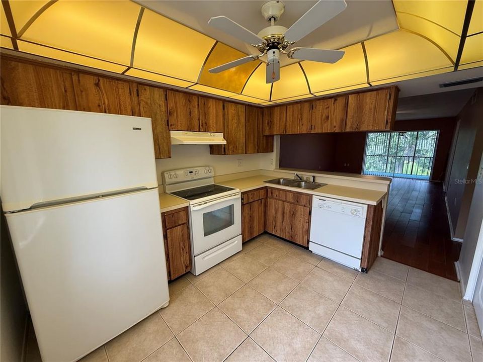 В аренду: $1,800 (2 спален, 2 ванн, 1054 Квадратных фут)