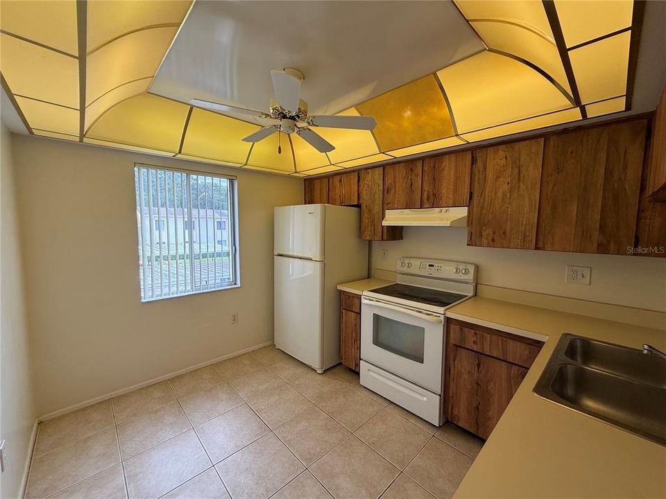 В аренду: $1,800 (2 спален, 2 ванн, 1054 Квадратных фут)
