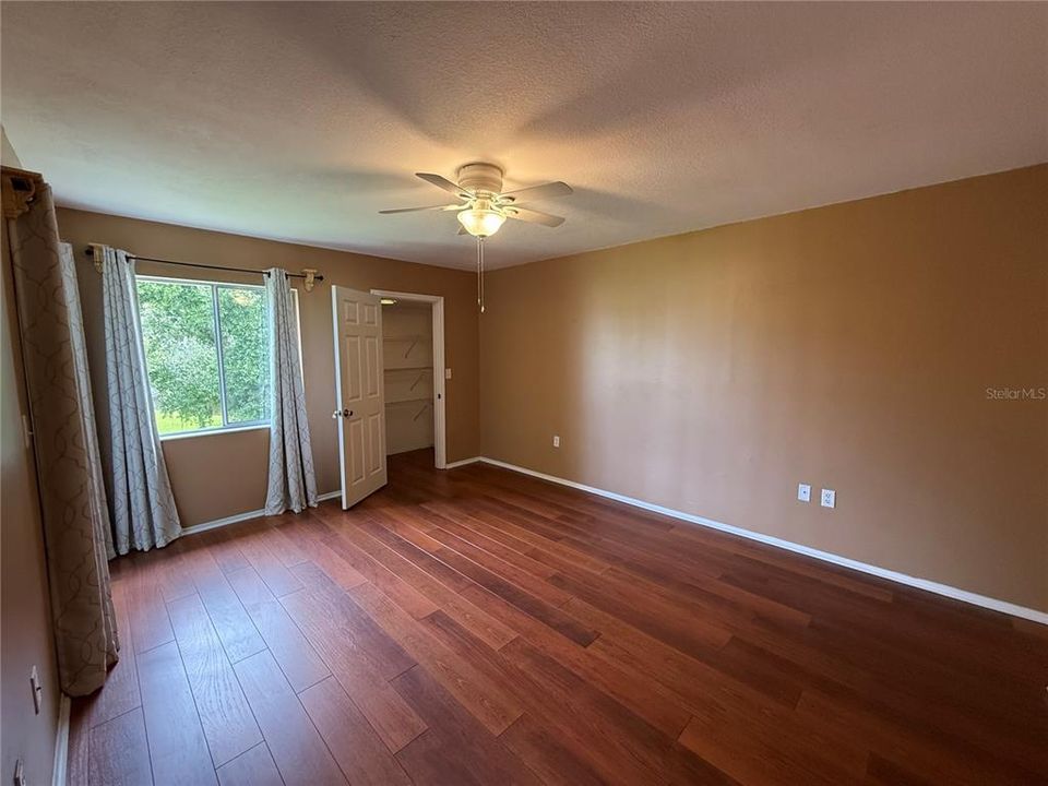 В аренду: $1,800 (2 спален, 2 ванн, 1054 Квадратных фут)