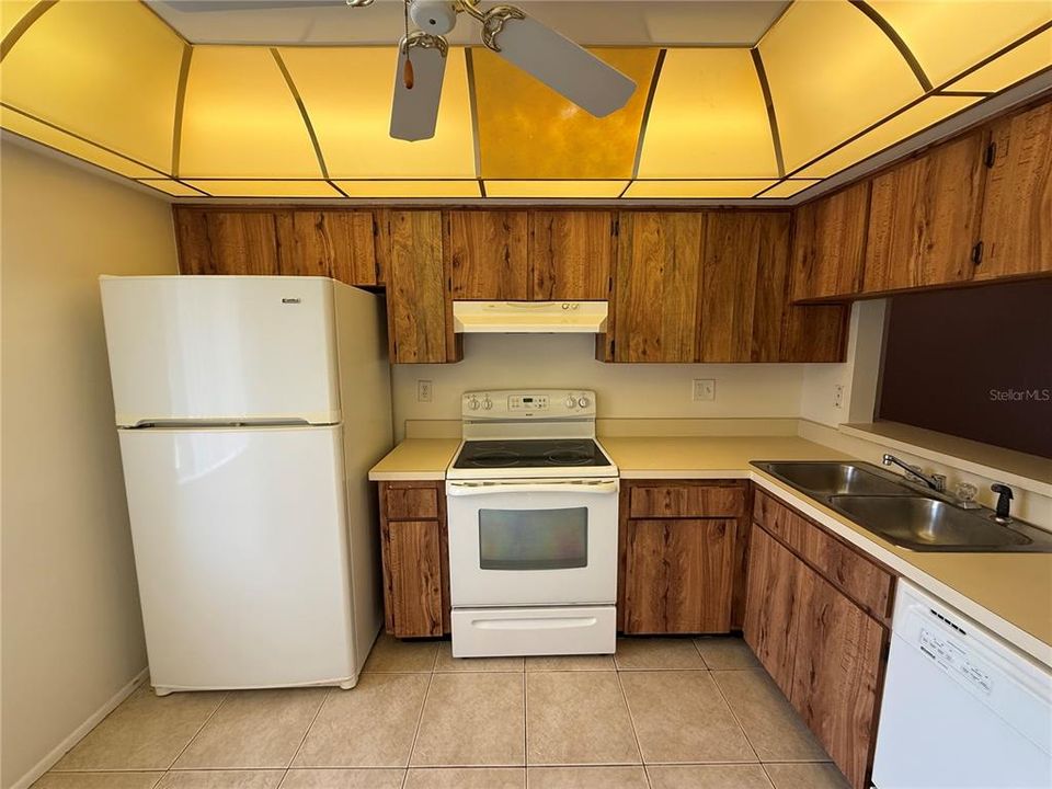 В аренду: $1,800 (2 спален, 2 ванн, 1054 Квадратных фут)