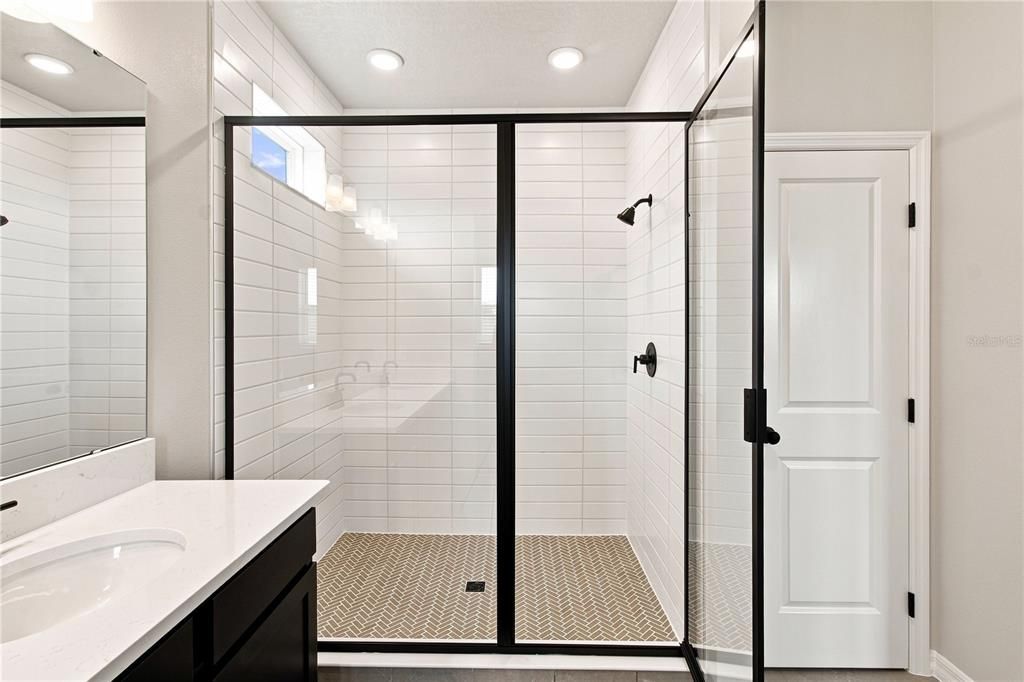 En Venta: $439,990 (3 camas, 2 baños, 2329 Pies cuadrados)