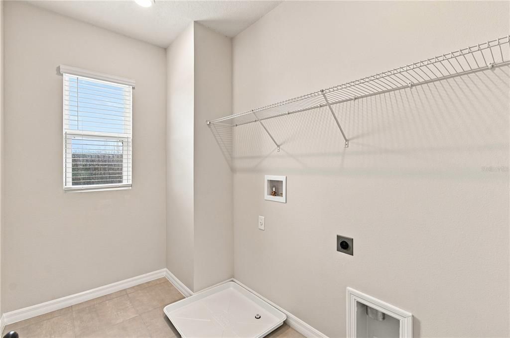En Venta: $439,990 (3 camas, 2 baños, 2329 Pies cuadrados)