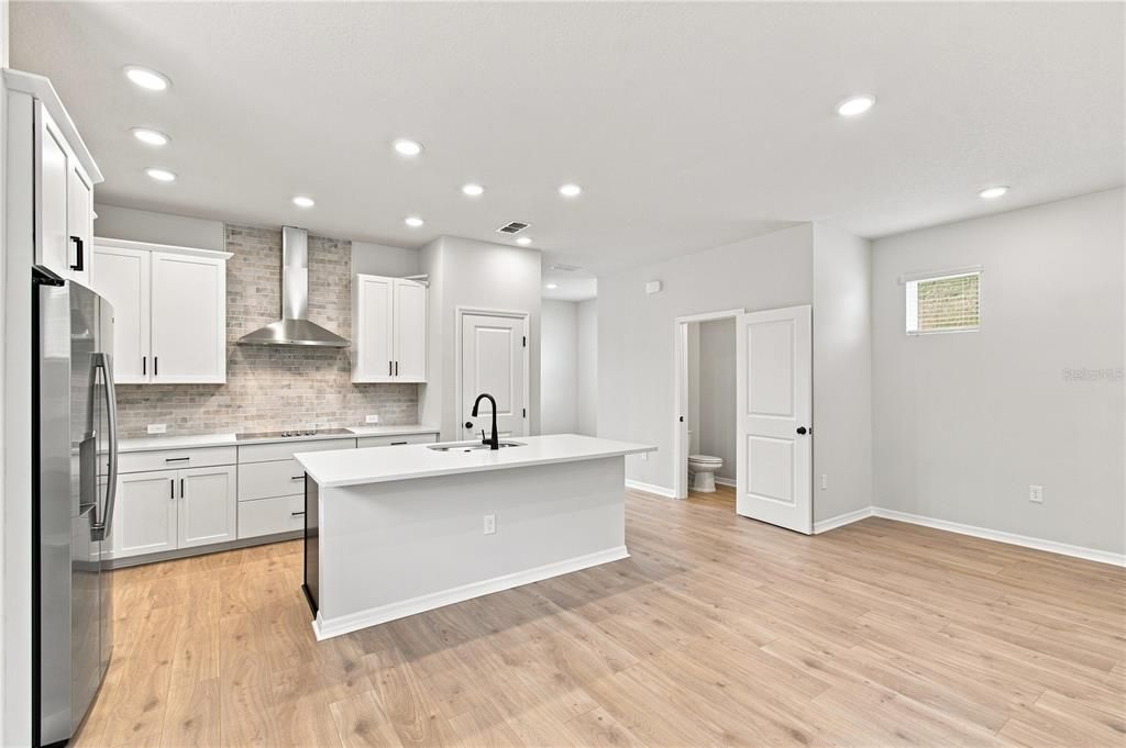 En Venta: $439,990 (3 camas, 2 baños, 2329 Pies cuadrados)