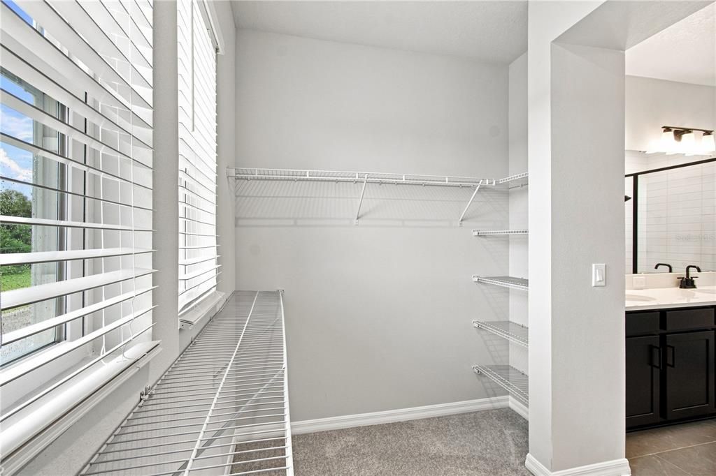 En Venta: $439,990 (3 camas, 2 baños, 2329 Pies cuadrados)