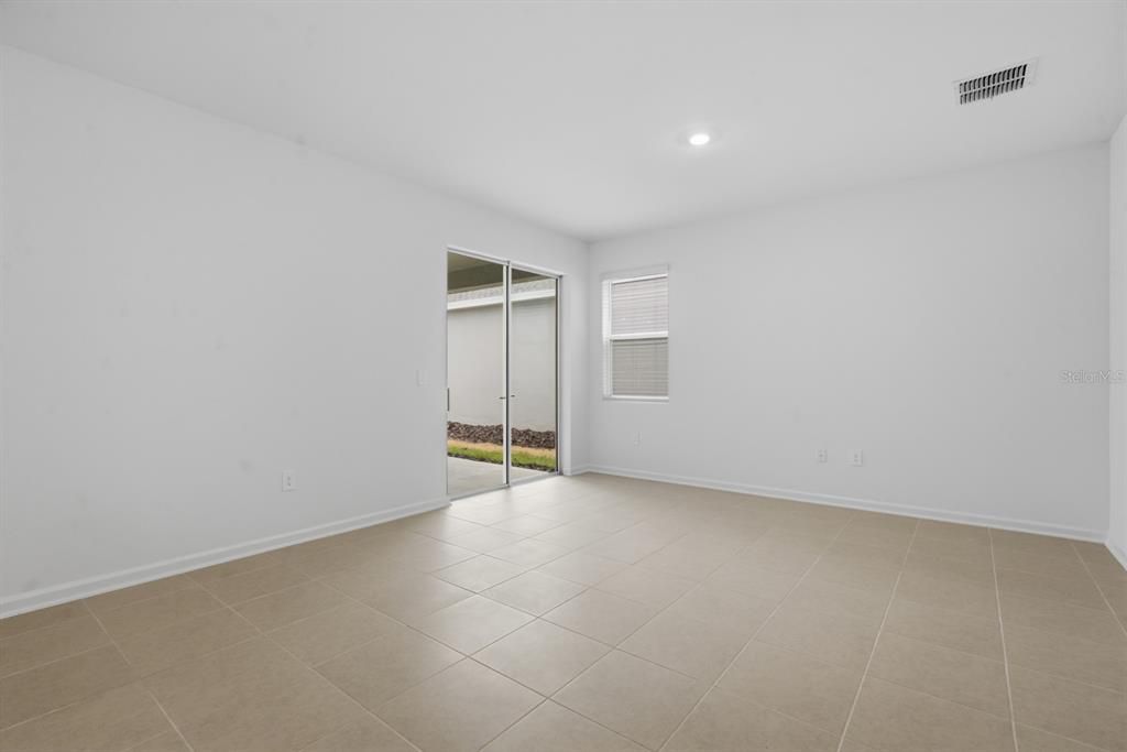 For Rent: $3,350 (5 beds, 3 baths, 2455 Square Feet)