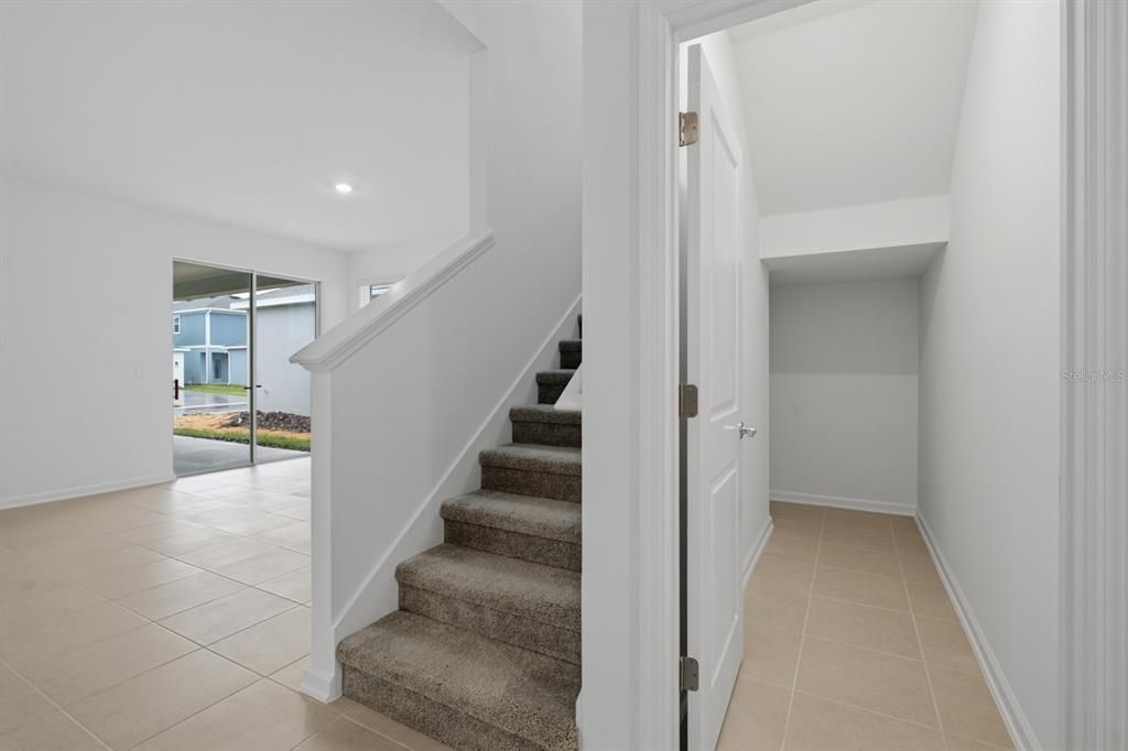 For Rent: $3,350 (5 beds, 3 baths, 2455 Square Feet)