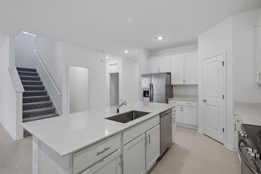 For Rent: $3,350 (5 beds, 3 baths, 2455 Square Feet)
