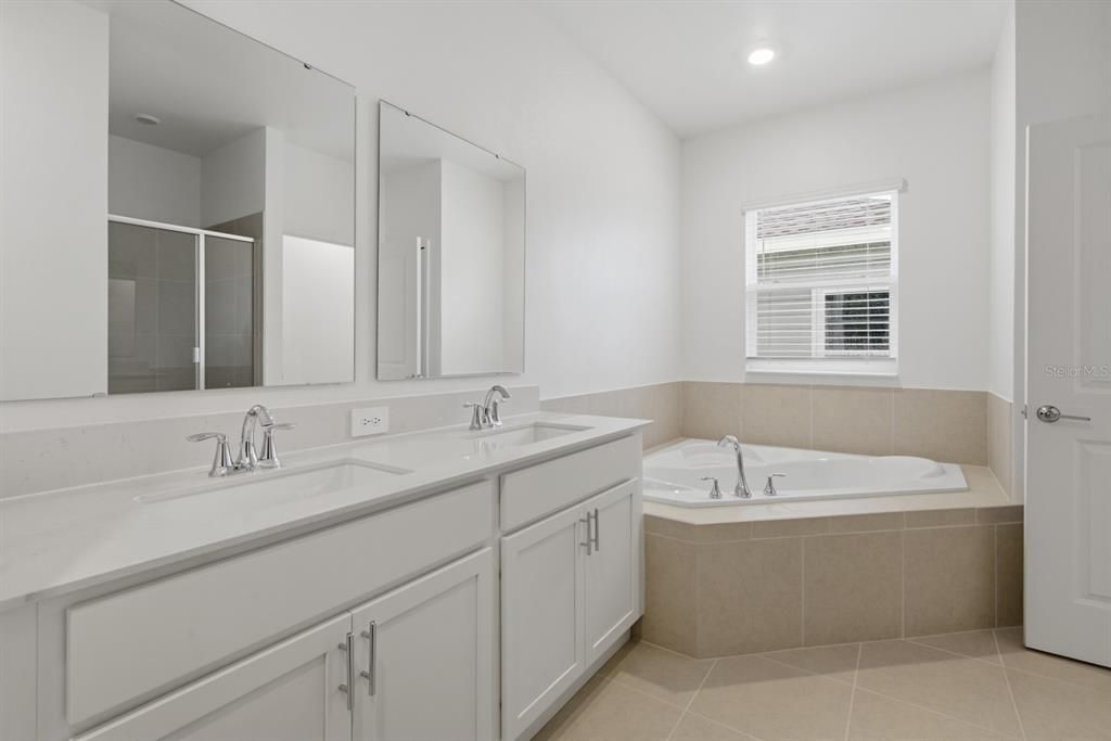 For Rent: $3,350 (5 beds, 3 baths, 2455 Square Feet)
