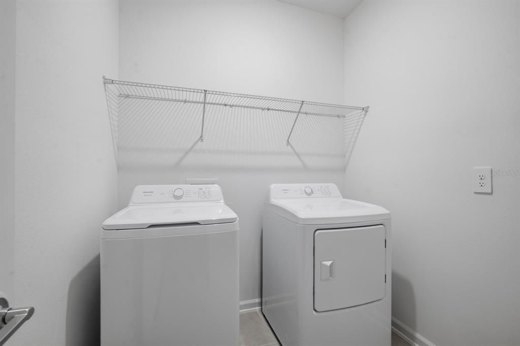 For Rent: $3,350 (5 beds, 3 baths, 2455 Square Feet)