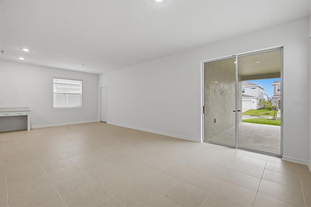 For Rent: $3,350 (5 beds, 3 baths, 2455 Square Feet)