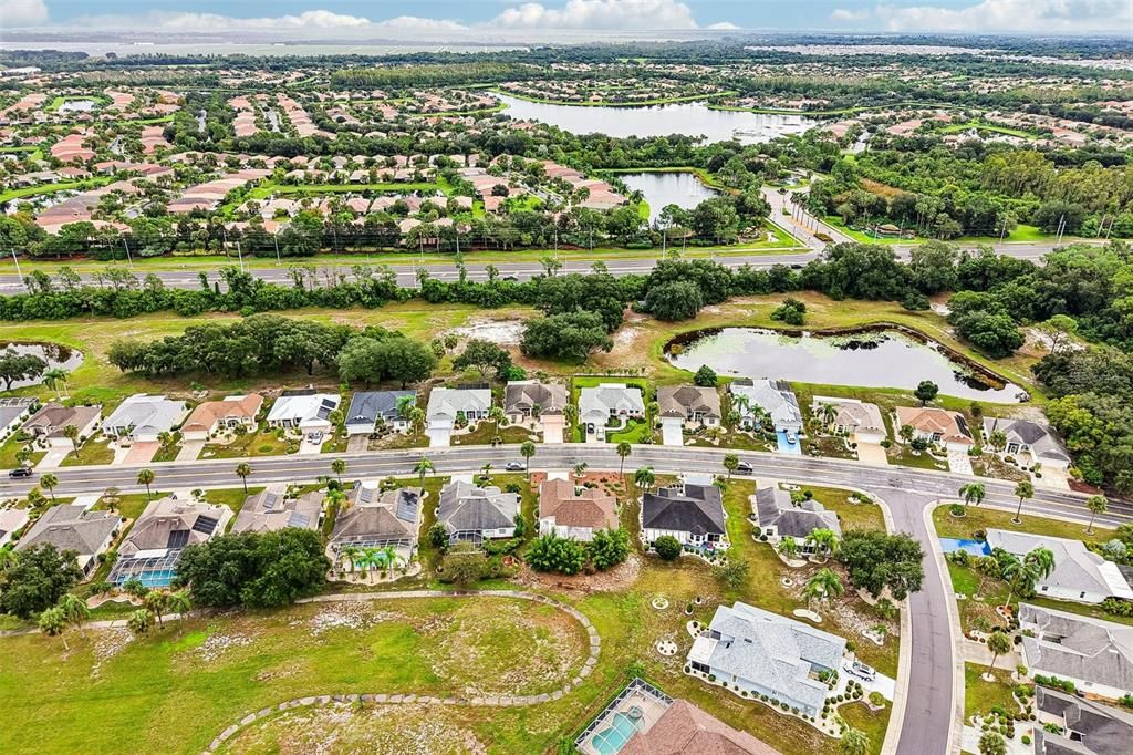 На продажу: $289,900 (2 спален, 2 ванн, 1462 Квадратных фут)