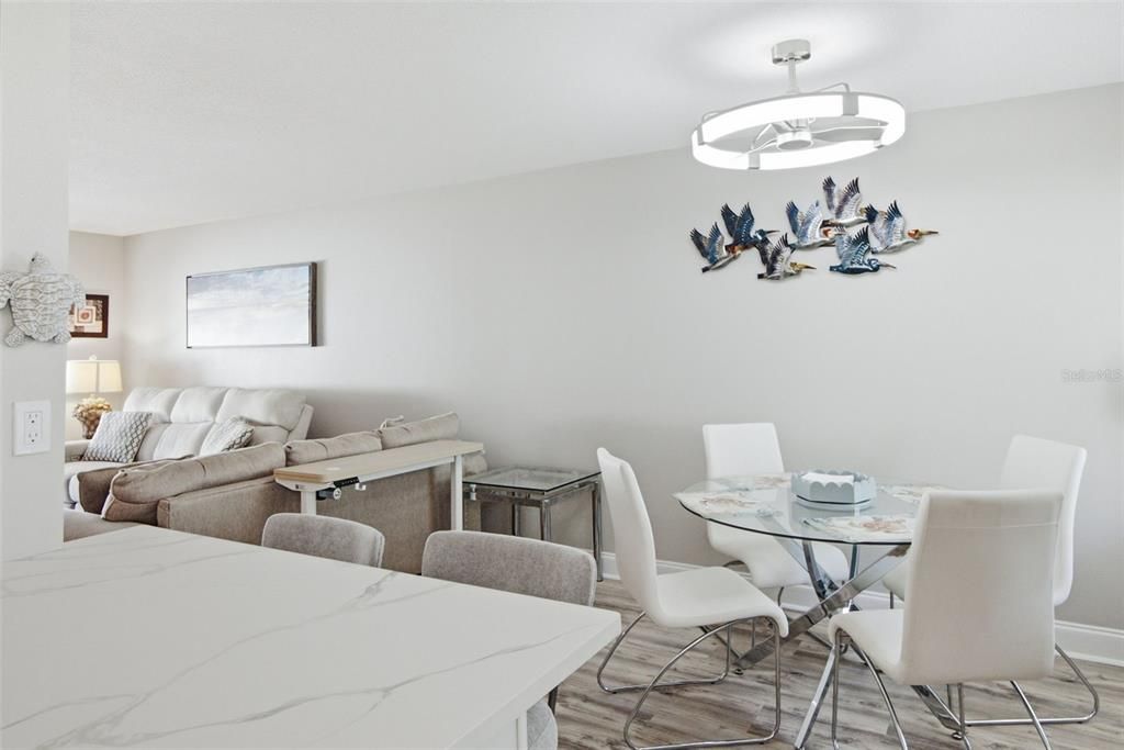 For Sale: $400,000 (2 beds, 1 baths, 794 Square Feet)