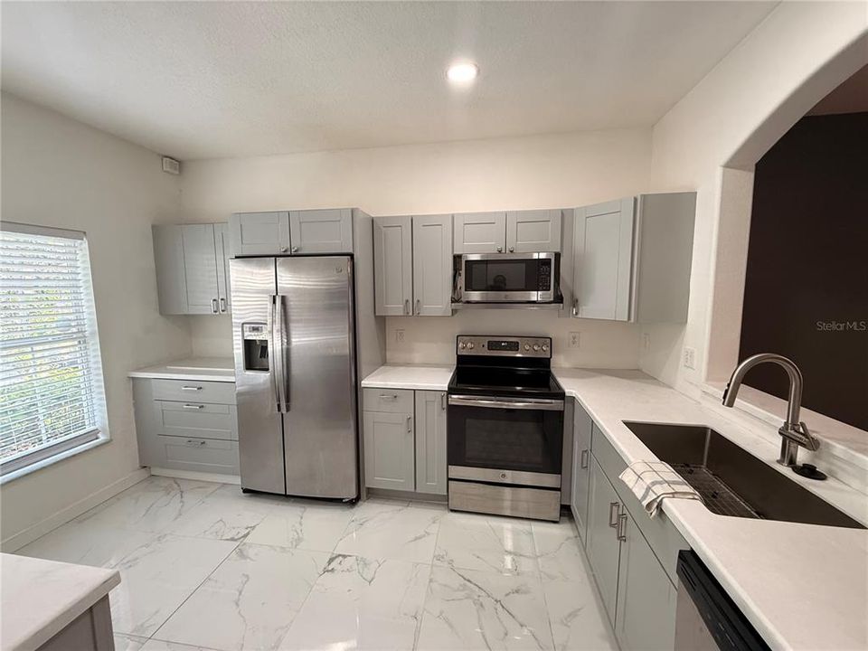 For Sale: $225,000 (2 beds, 2 baths, 1696 Square Feet)