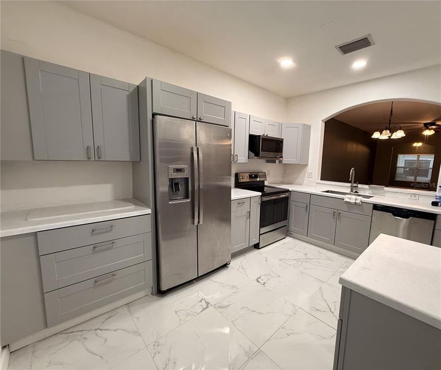 For Sale: $225,000 (2 beds, 2 baths, 1696 Square Feet)
