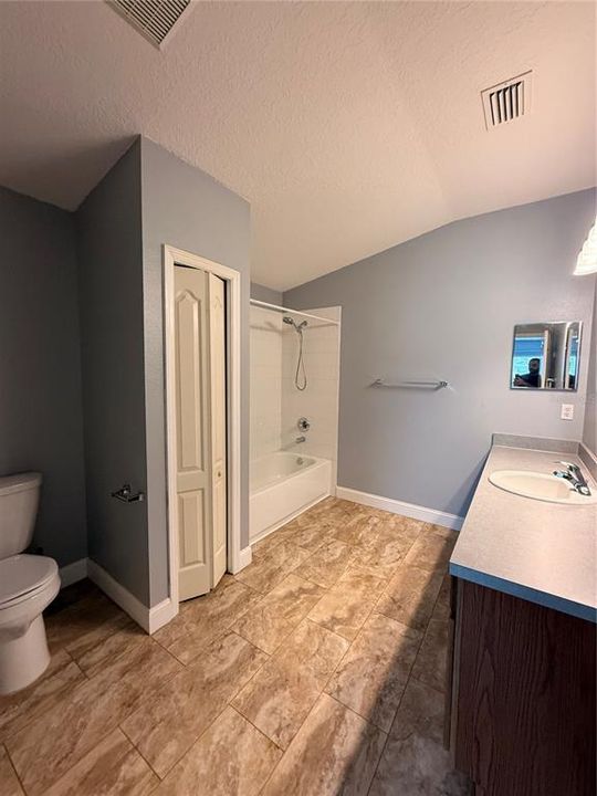 For Sale: $225,000 (2 beds, 2 baths, 1696 Square Feet)