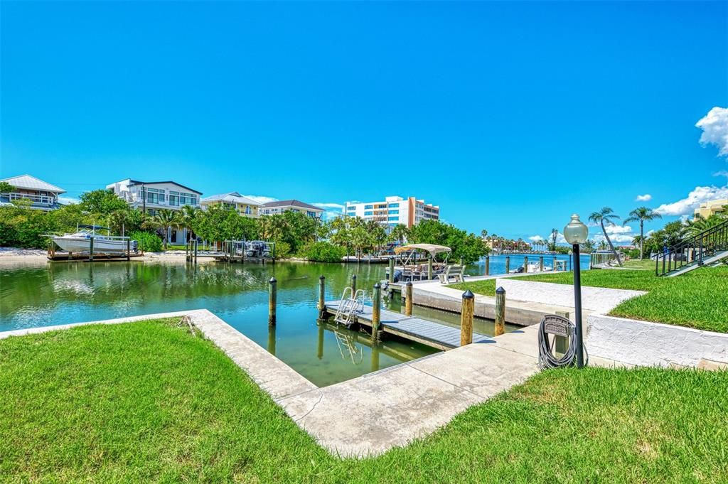 For Rent: $3,500 (2 beds, 2 baths, 1223 Square Feet)