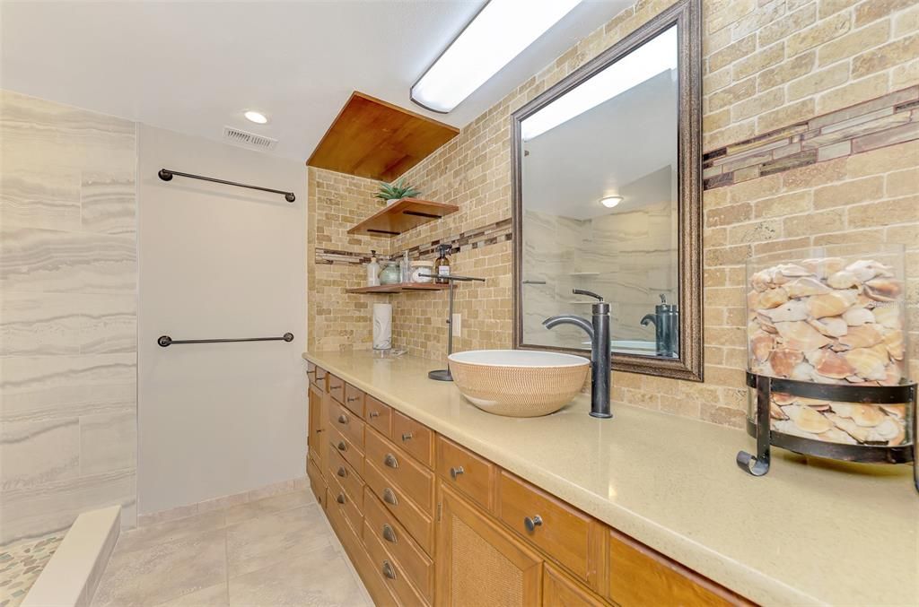 For Rent: $3,500 (2 beds, 2 baths, 1223 Square Feet)