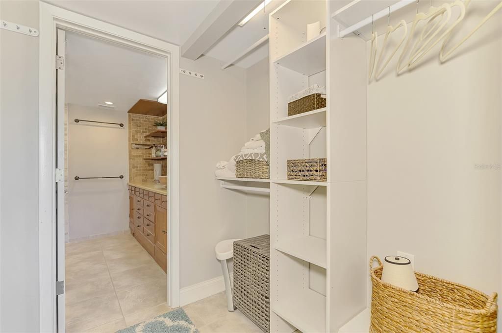 For Rent: $3,500 (2 beds, 2 baths, 1223 Square Feet)
