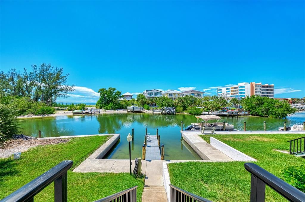 For Rent: $3,500 (2 beds, 2 baths, 1223 Square Feet)