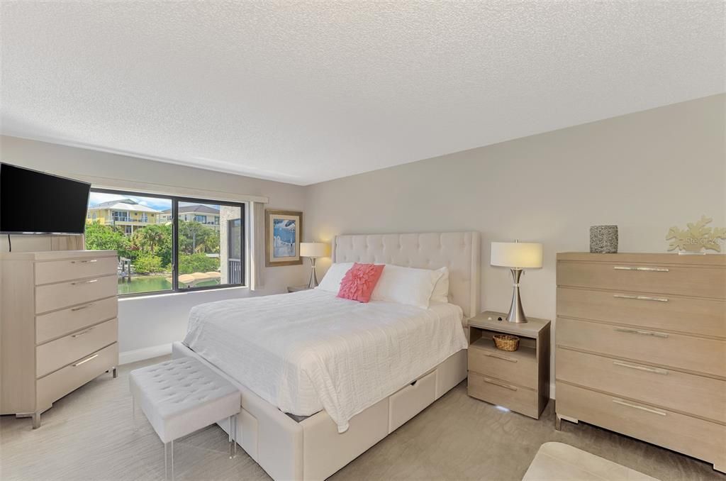 For Rent: $3,500 (2 beds, 2 baths, 1223 Square Feet)