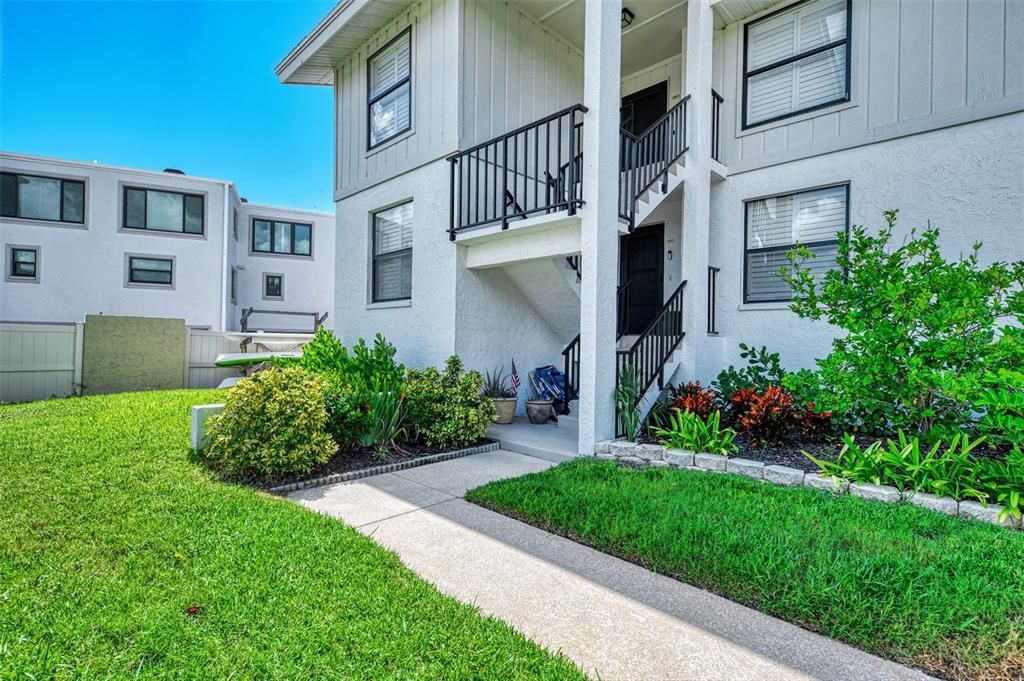 For Rent: $3,500 (2 beds, 2 baths, 1223 Square Feet)