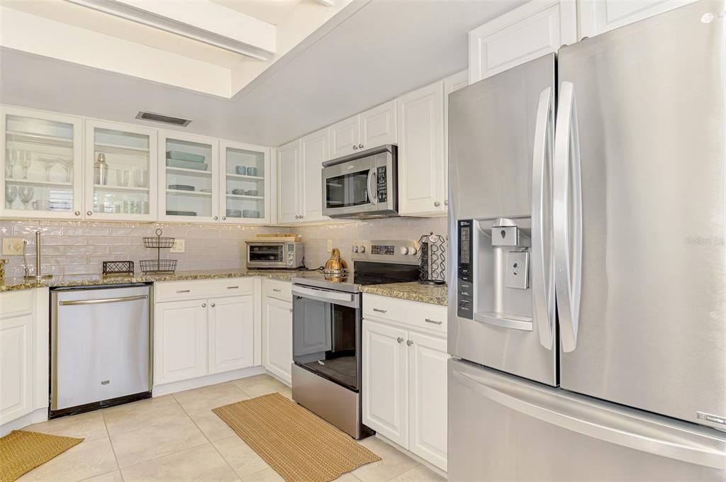For Rent: $3,500 (2 beds, 2 baths, 1223 Square Feet)