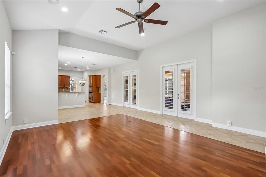 En Venta: $1,050,000 (4 camas, 3 baños, 2984 Pies cuadrados)