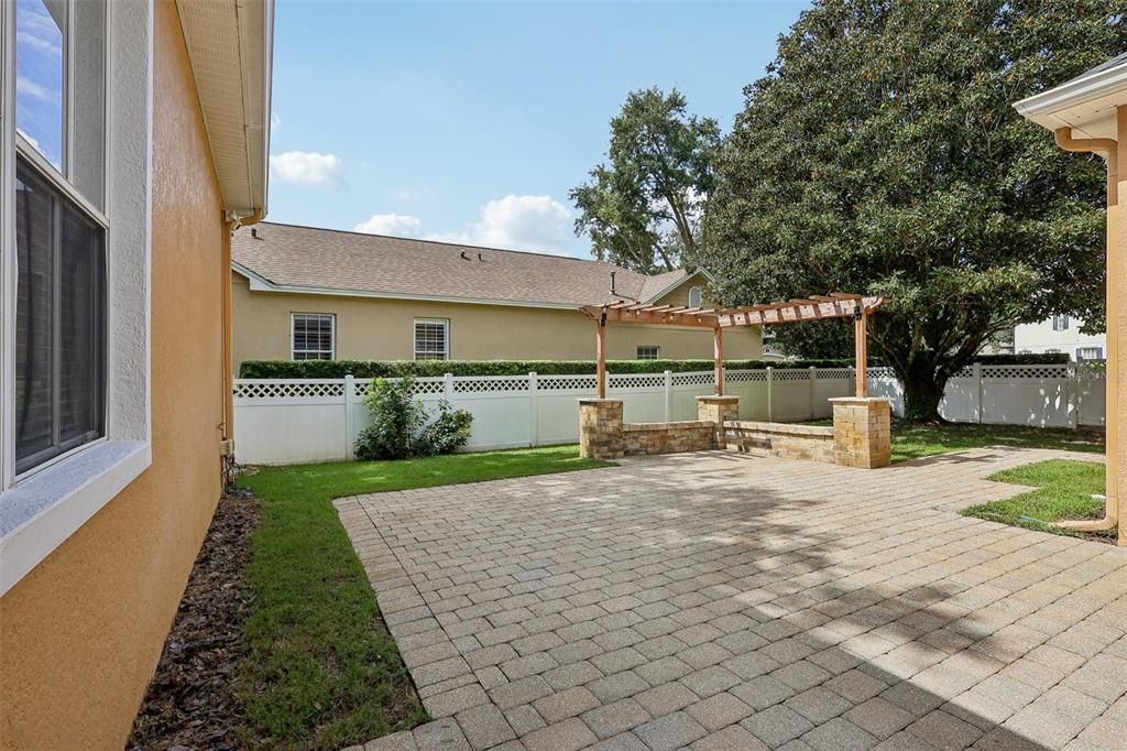 En Venta: $1,050,000 (4 camas, 3 baños, 2984 Pies cuadrados)