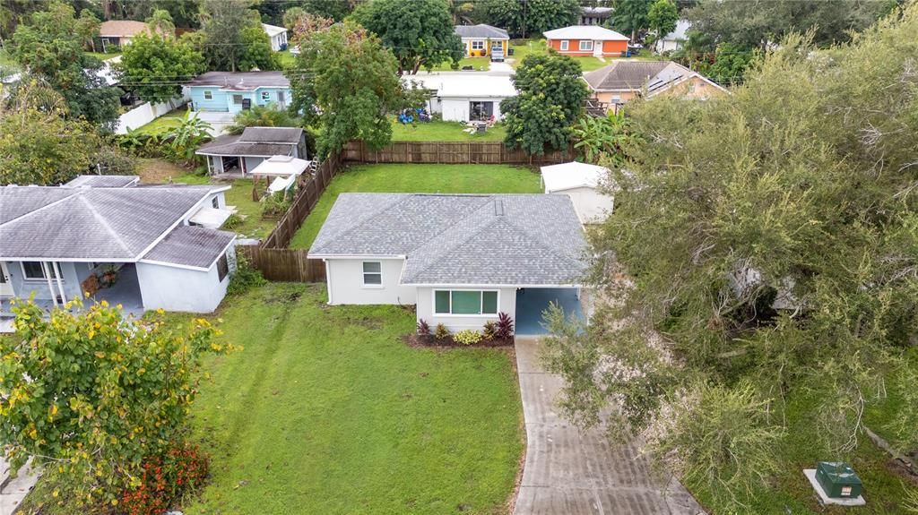 For Sale: $324,900 (2 beds, 1 baths, 880 Square Feet)