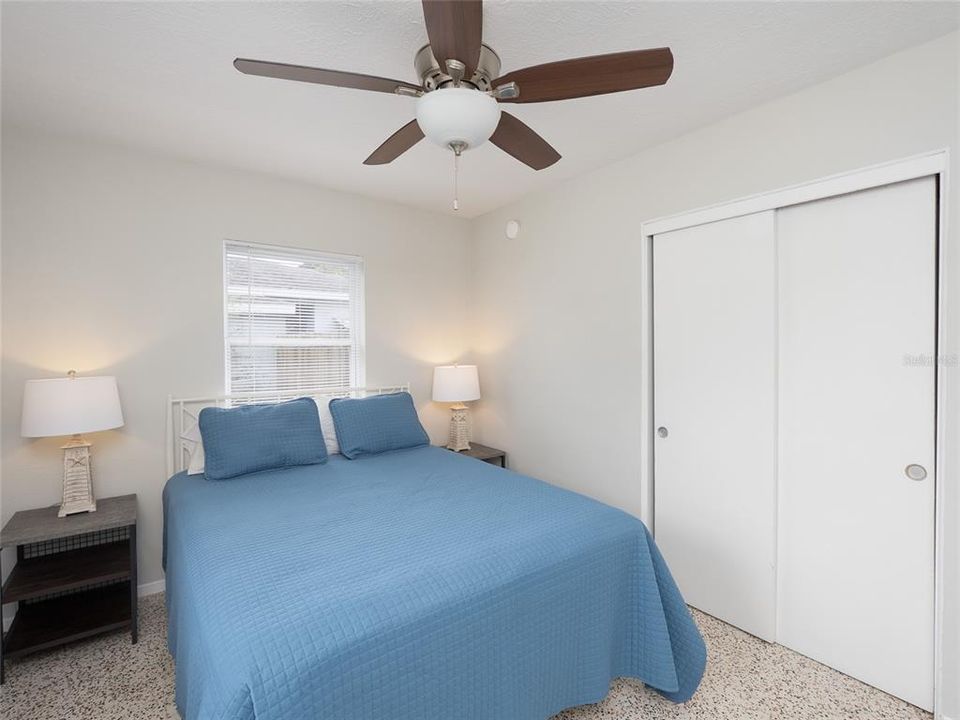 For Sale: $324,900 (2 beds, 1 baths, 880 Square Feet)