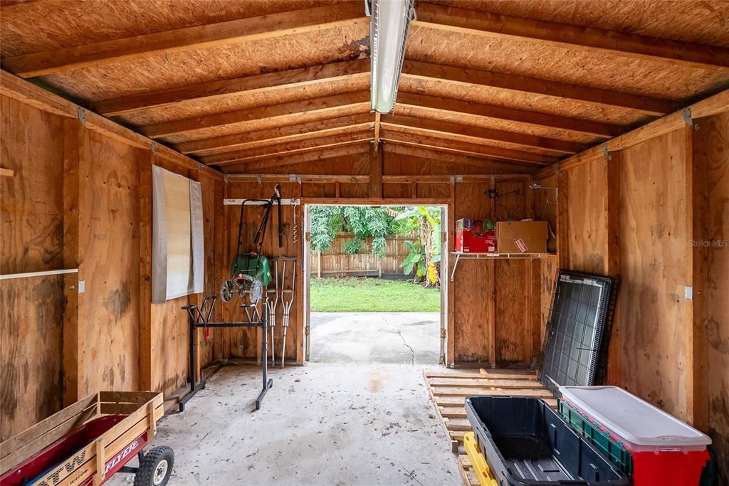 For Sale: $324,900 (2 beds, 1 baths, 880 Square Feet)