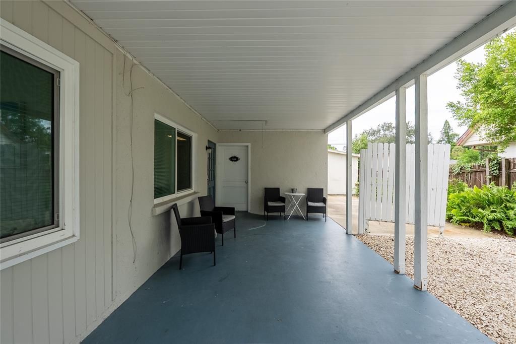 For Sale: $324,900 (2 beds, 1 baths, 880 Square Feet)