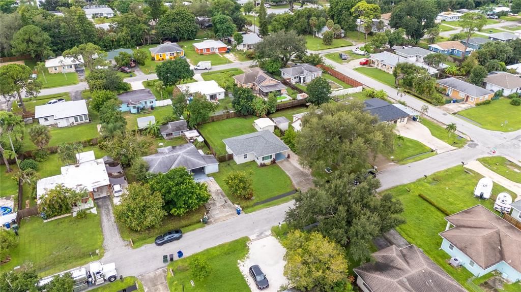 For Sale: $324,900 (2 beds, 1 baths, 880 Square Feet)