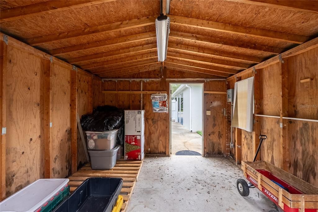 For Sale: $324,900 (2 beds, 1 baths, 880 Square Feet)