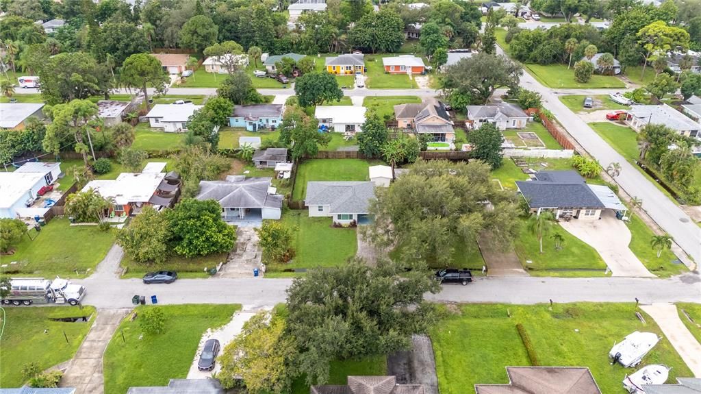 For Sale: $324,900 (2 beds, 1 baths, 880 Square Feet)