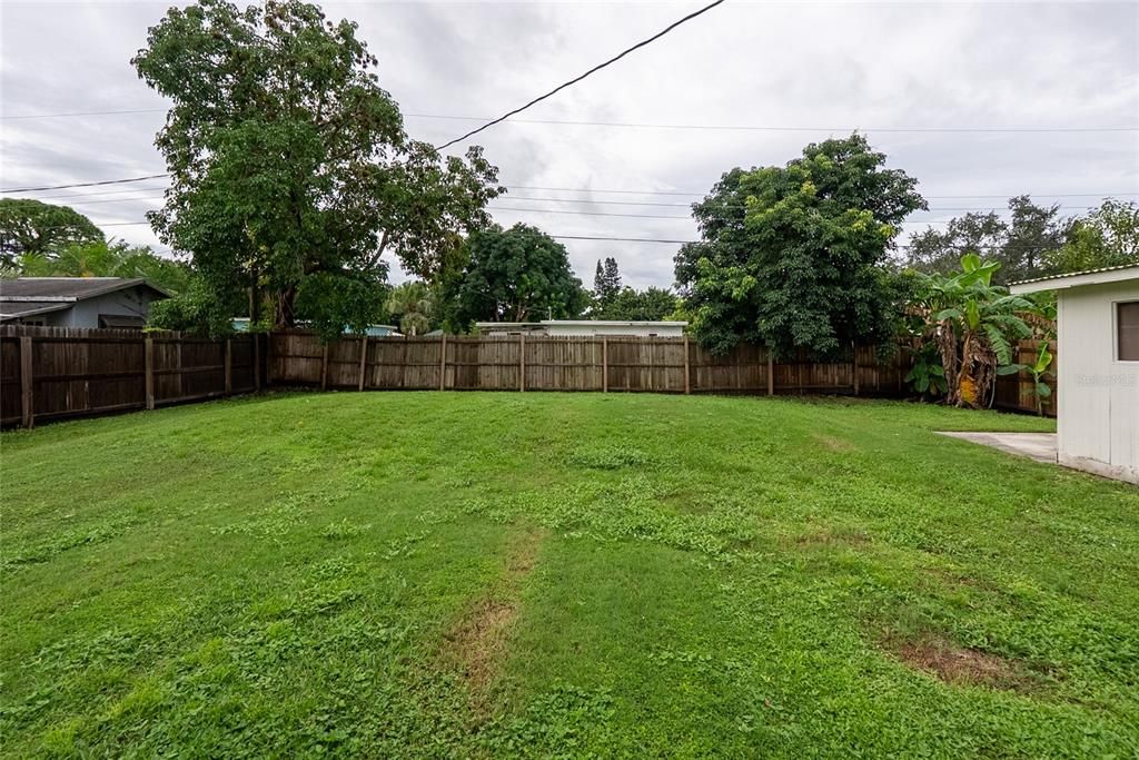 For Sale: $324,900 (2 beds, 1 baths, 880 Square Feet)