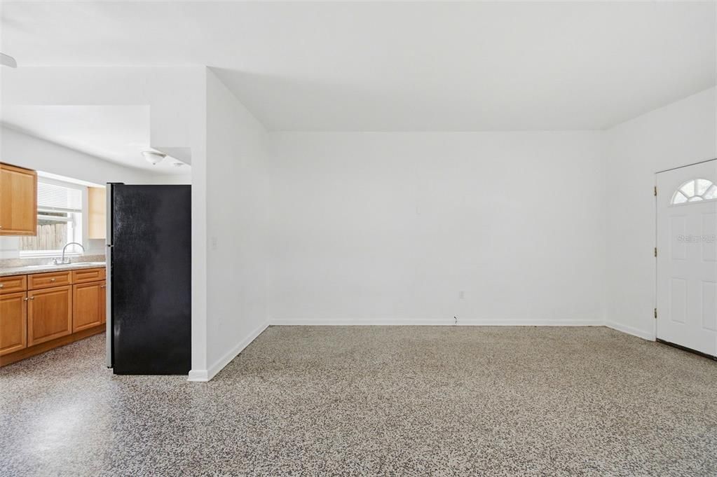 For Rent: $2,000 (3 beds, 2 baths, 1009 Square Feet)
