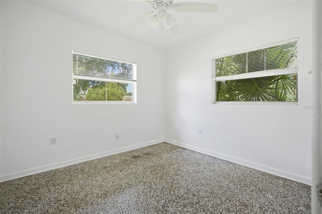 For Rent: $2,000 (3 beds, 2 baths, 1009 Square Feet)