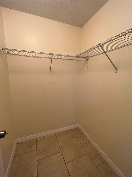 For Rent: $1,700 (3 beds, 2 baths, 1142 Square Feet)