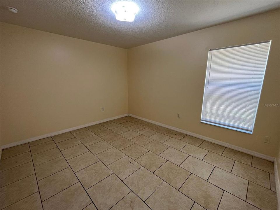 For Rent: $1,700 (3 beds, 2 baths, 1142 Square Feet)