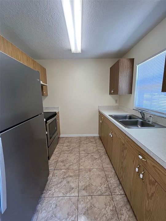 For Rent: $1,700 (3 beds, 2 baths, 1142 Square Feet)