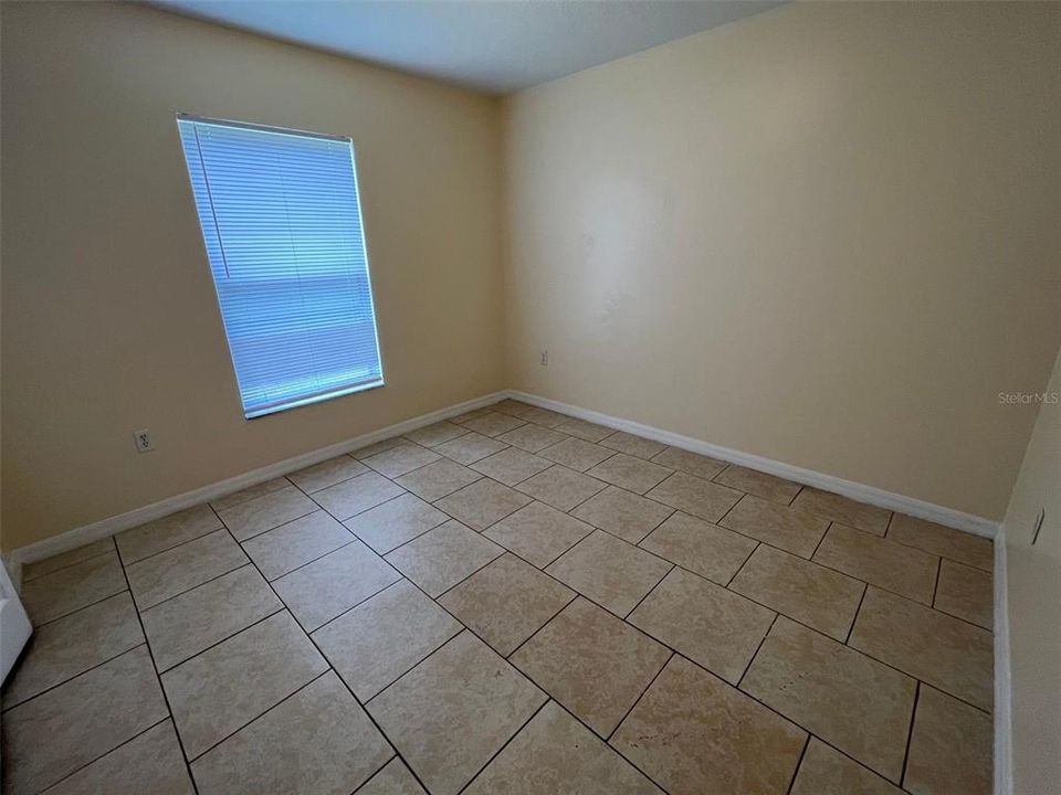 For Rent: $1,700 (3 beds, 2 baths, 1142 Square Feet)