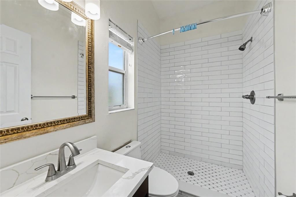 For Sale: $399,500 (3 beds, 2 baths, 1711 Square Feet)