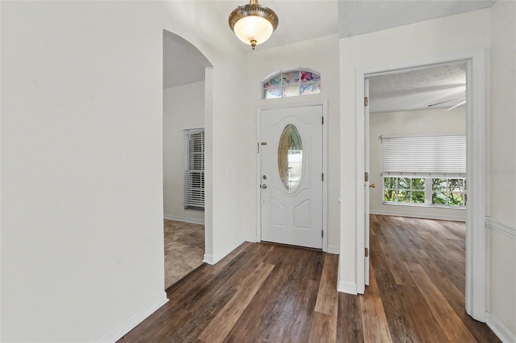 For Sale: $399,500 (3 beds, 2 baths, 1711 Square Feet)
