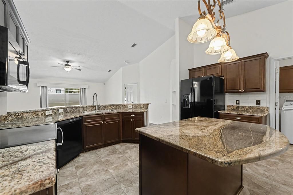 For Sale: $399,500 (3 beds, 2 baths, 1711 Square Feet)