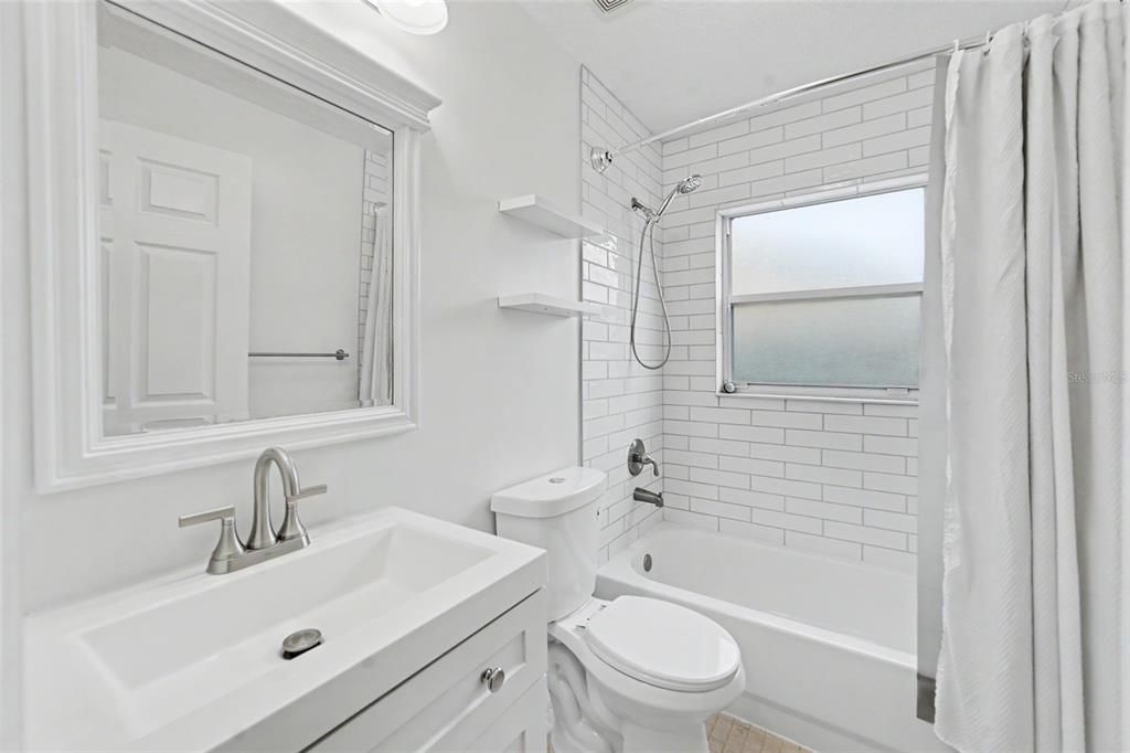 For Sale: $399,500 (3 beds, 2 baths, 1711 Square Feet)