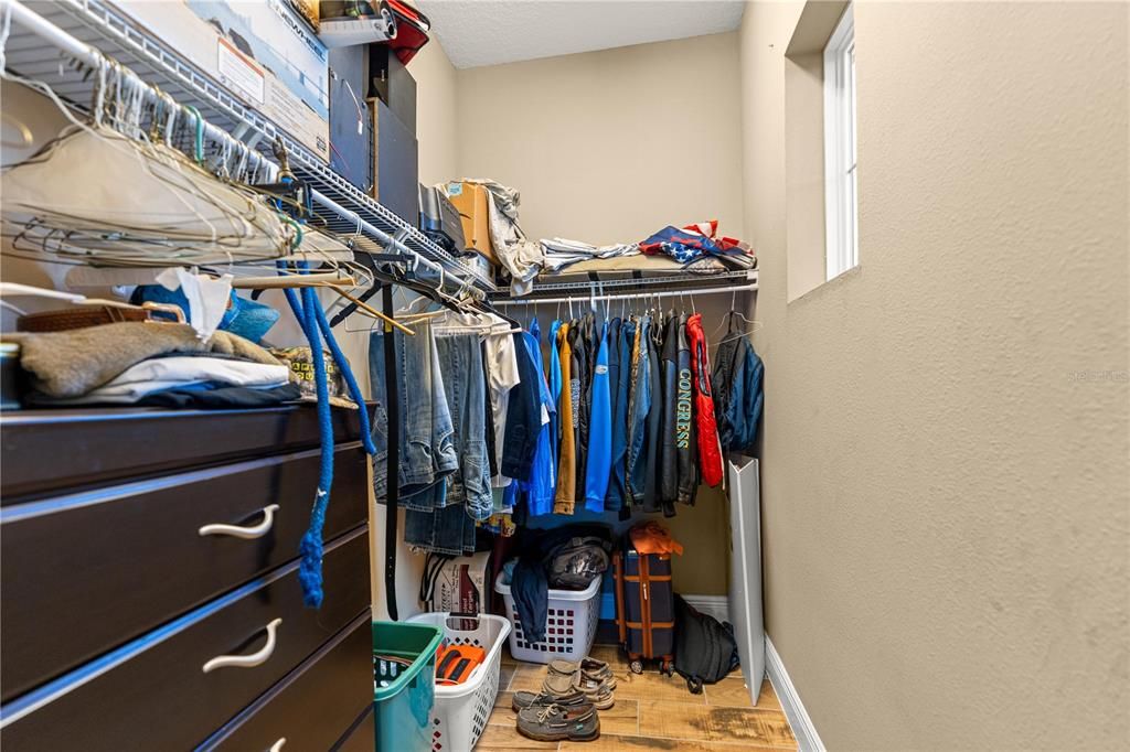 En Venta: $619,000 (3 camas, 3 baños, 2694 Pies cuadrados)