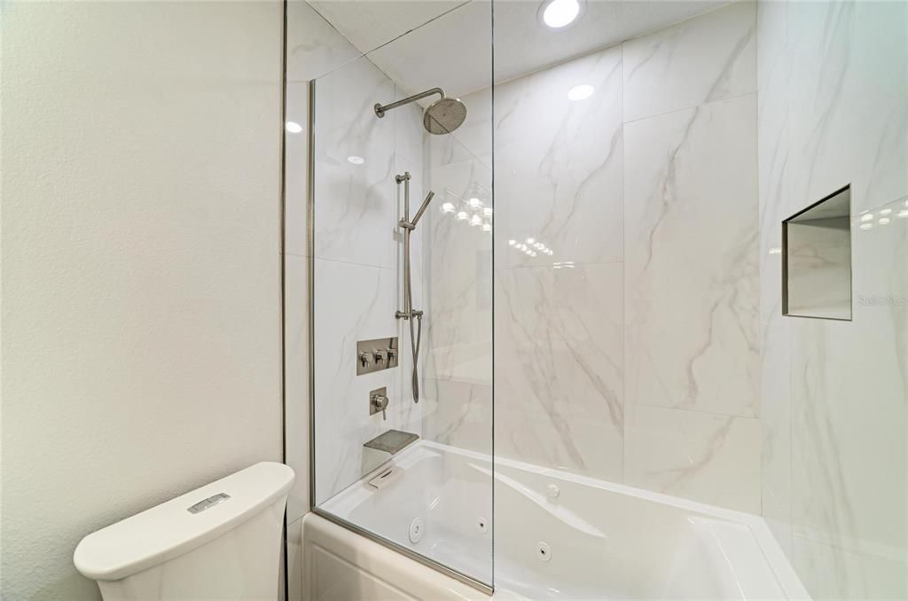 На продажу: $492,500 (3 спален, 2 ванн, 1804 Квадратных фут)